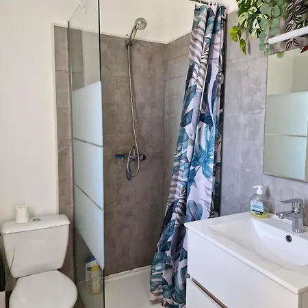 Appartement Cosy Avec Balcon Et Clim A 5 Min Des Plages